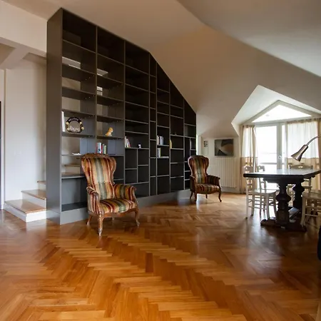 Loft La Magnolia-centro Citta-terrazza-wifi * Torino