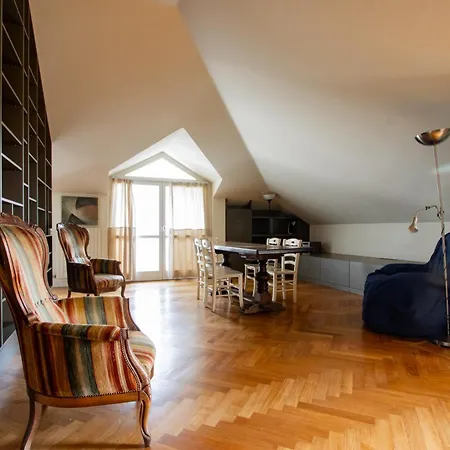 アパート Loft La Magnolia-centro Citta-terrazza-wifi トリノ